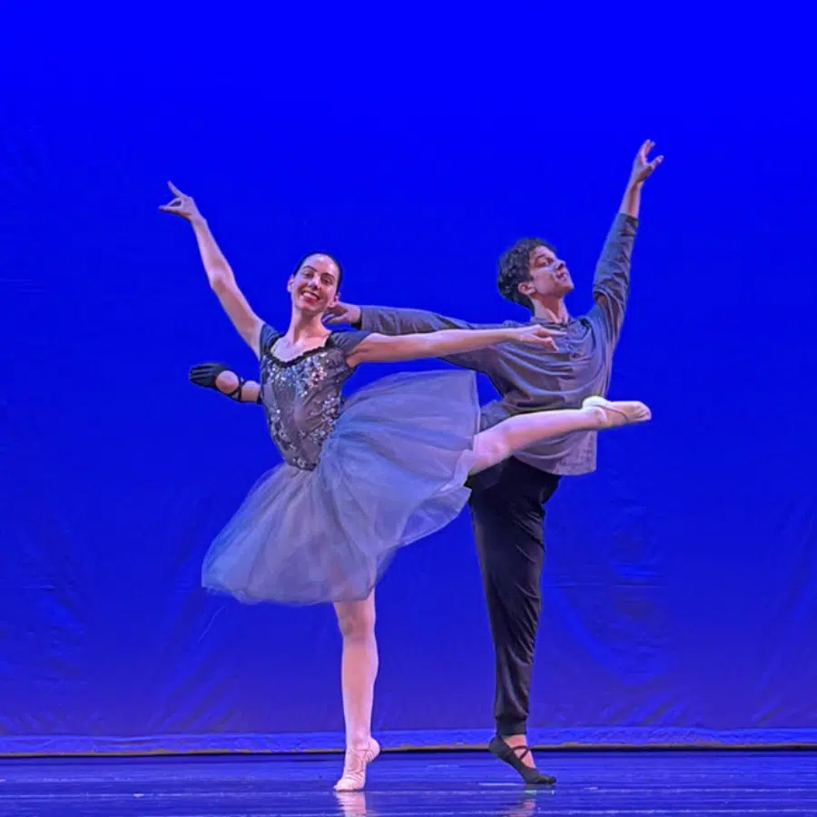 Ballet Pas de Deux Performance